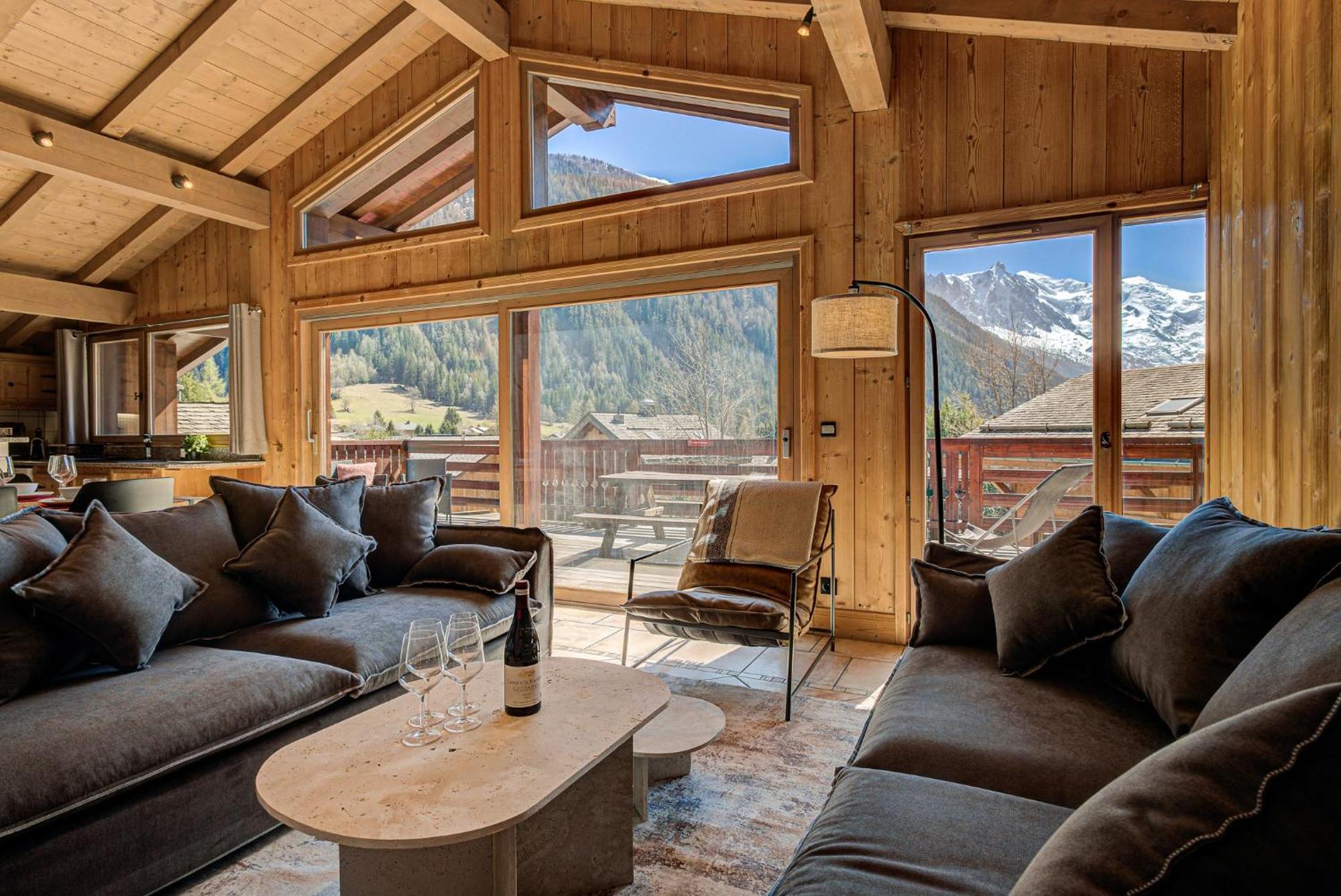 Appartamento Soleil, Alpes Travel, Argentiere, Sleeps 9 Chamonix