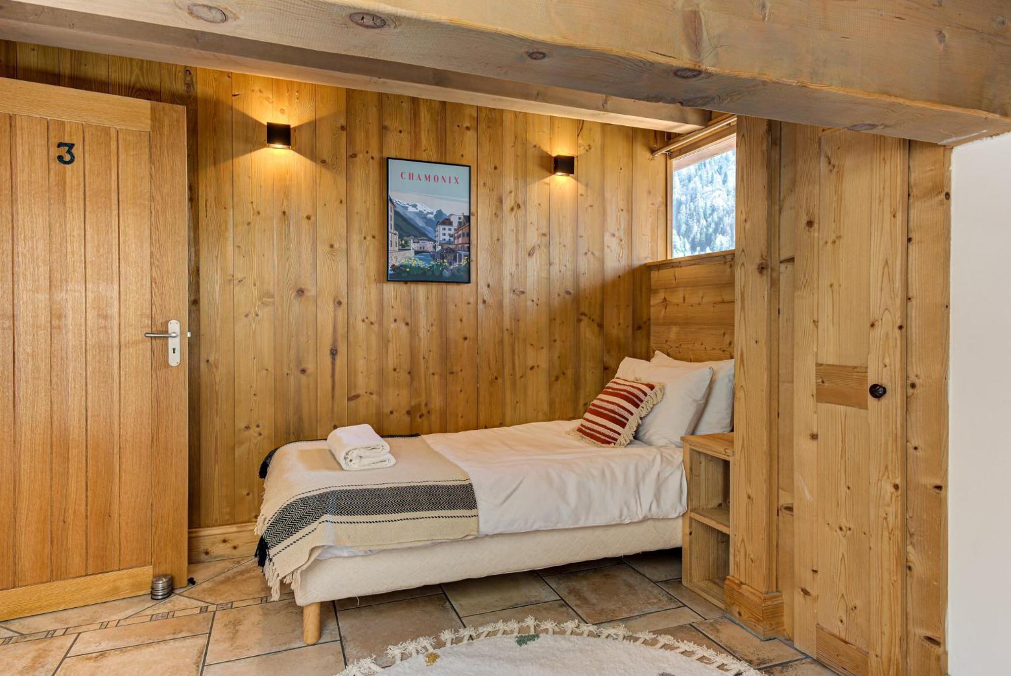 Appartamento Soleil, Alpes Travel, Argentiere, Sleeps 9 Chamonix